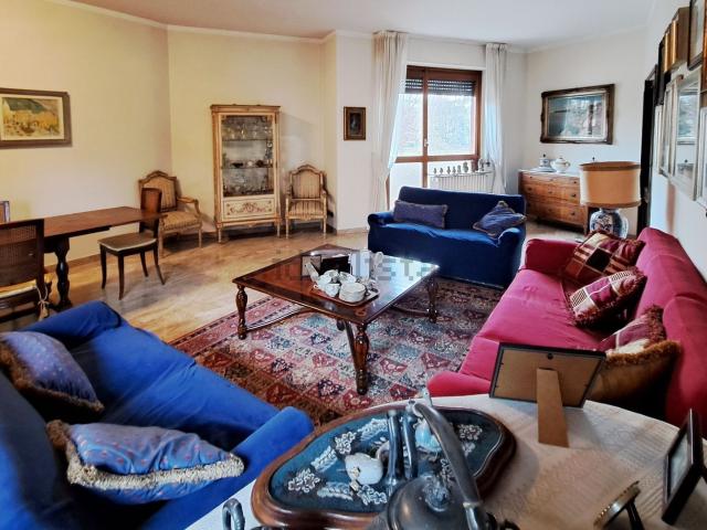 Appartamento in vendita di 180 m² in Via Puglia, 6