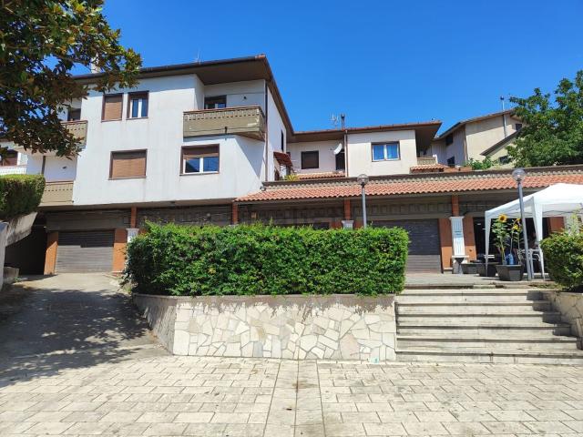 Appartamento in vendita di 180 m² in Via Roma