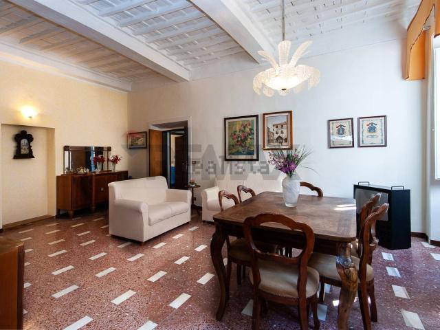 Appartamento in vendita di 180 m² in Via Roma, 71