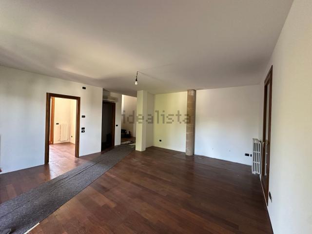 Appartamento in vendita di 180 m² in Via Roma