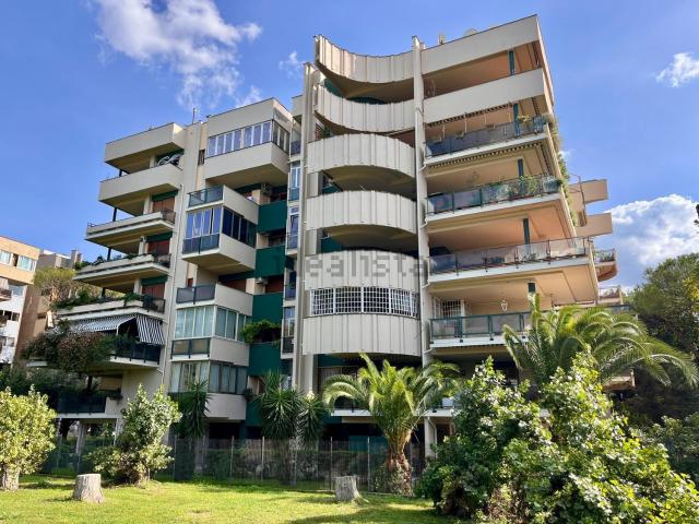 Appartamento in vendita di 180 m² in Via Riccardo Forster, 41