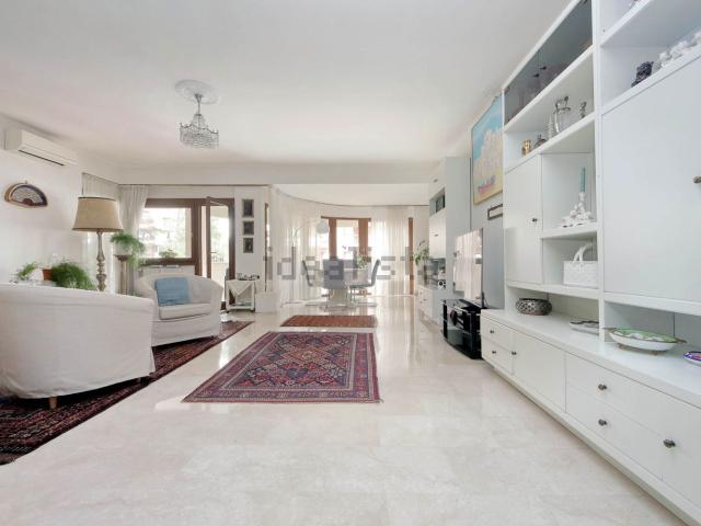 Appartamento in vendita di 180 m² in Via Riccardo Forster, 84