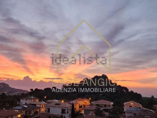 Appartamento in vendita di 180 m² in Via Walter Cusina, 10