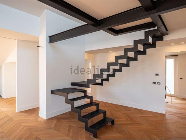 Appartamento in vendita di 180 m² in Via Trento, 2