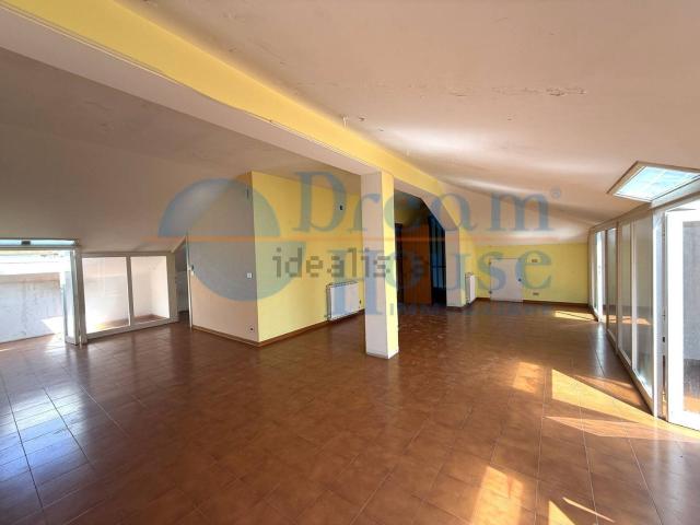 Appartamento in vendita di 180 m² in Via Trieste, 24