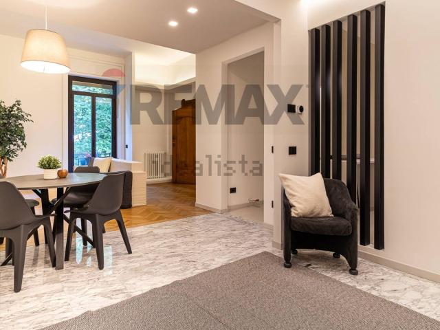 Appartamento in vendita di 180 m² in Via Ugo Foscolo, 4