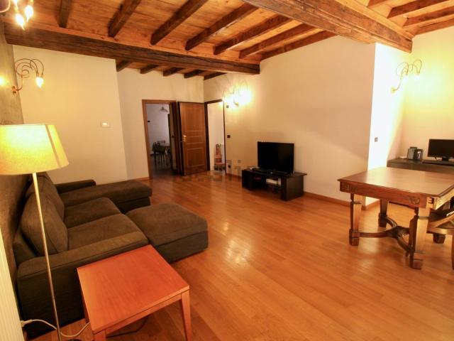 Appartamento in vendita di 180 m² in Via Vittorio Alfieri, 21