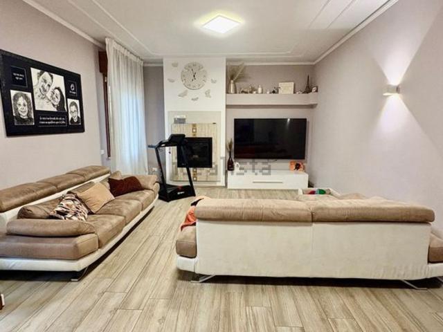 Appartamento in vendita di 180 m² in Viale Torino, 127