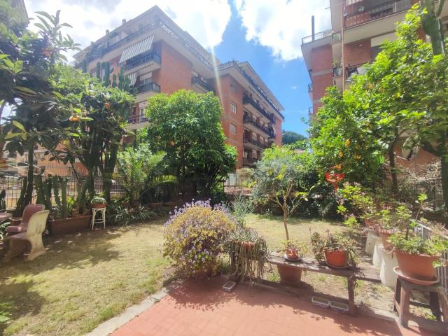 Appartamento in vendita di 180 m² in Viale Appio Claudio, 233