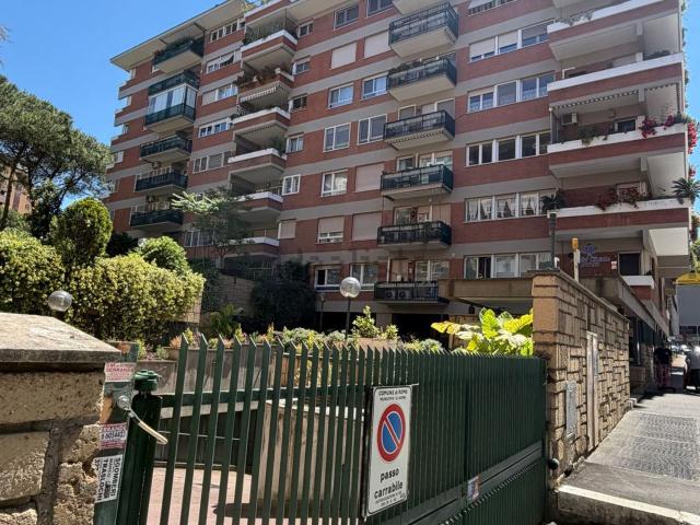 Appartamento in vendita di 180 m² in Viale Cesare Pavese, 410