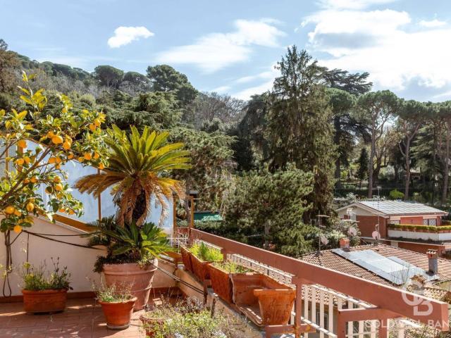Appartamento in vendita di 180 m² in Viale Fausto Cecconi
