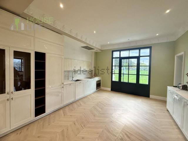 Appartamento in vendita di 180 m² in Viale Fratelli Bandiera