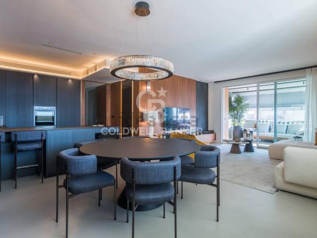 Appartamento in vendita di 180 m² in Viale Ippolito Nievo, 11