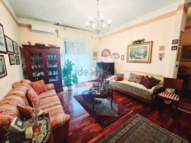 Appartamento in vendita di 180 m² in Viale Lago Garda