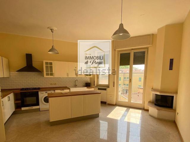 Appartamento in vendita di 180 m² in Viale Paolo Toschi