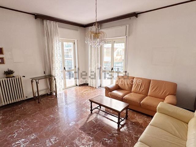 Appartamento in vendita di 180 m² in Viale Regina Margherita, 24312