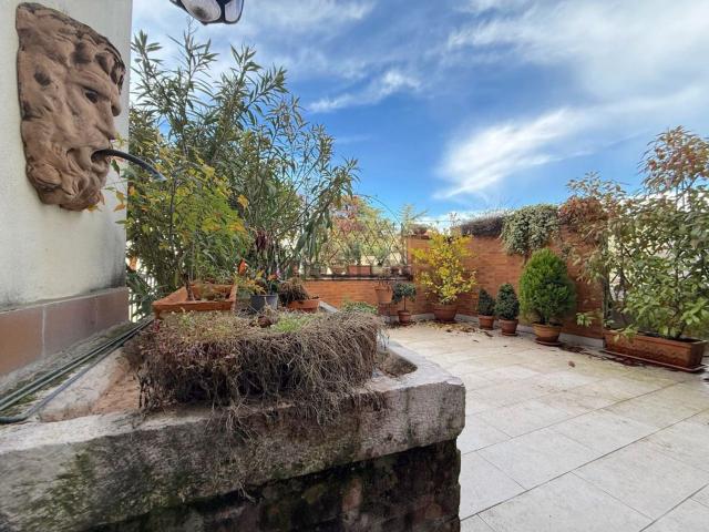 Appartamento in vendita di 180 m² in Borgo Casale, 120