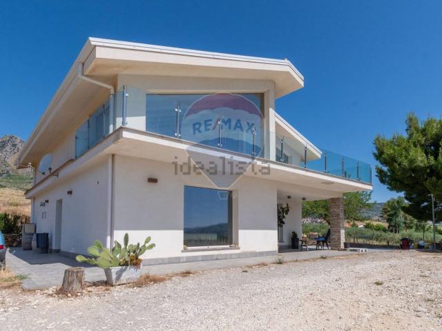 Appartamento in vendita di 180 m² in Contrada Casalotto