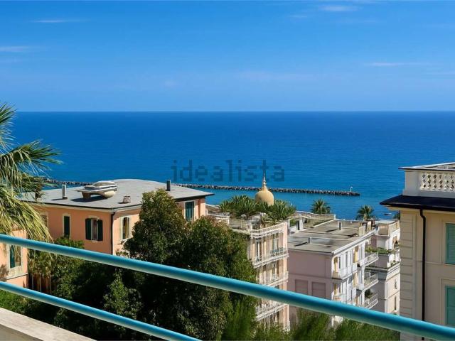 Appartamento in vendita di 180 m² in Corso degli Inglesi, 340