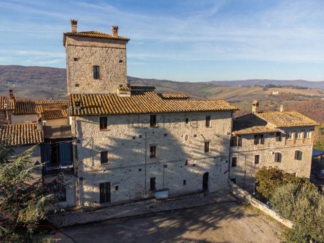 Appartamento in vendita di 180 m² in Località Vasciano, 21