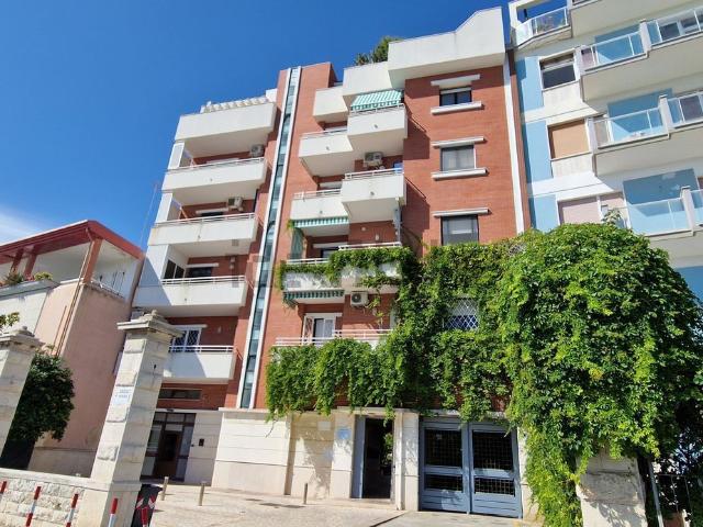 Appartamento in vendita di 180 m² in Lungomare Cristoforo Colombo, 18