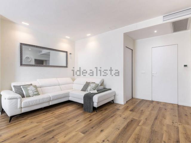 Appartamento in vendita di 180 m² in Piazza 66 Martiri, 21