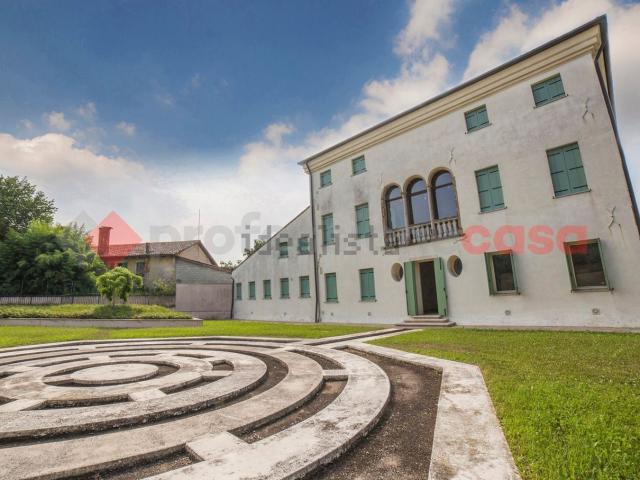 Appartamento in vendita di 180 m² in Piazza G. Marconi