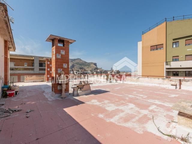 Appartamento in vendita di 180 m² in Piazza Don Luigi Sturzo, 40