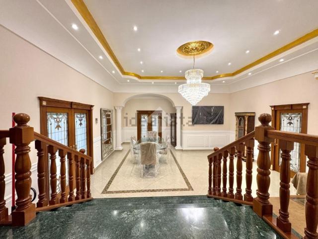 Appartamento in vendita di 180 m² in Piazza San Anna a Capuana, 9