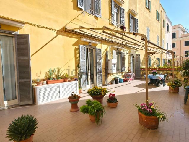 Appartamento in vendita di 180 m² in Piazza Pia, 3