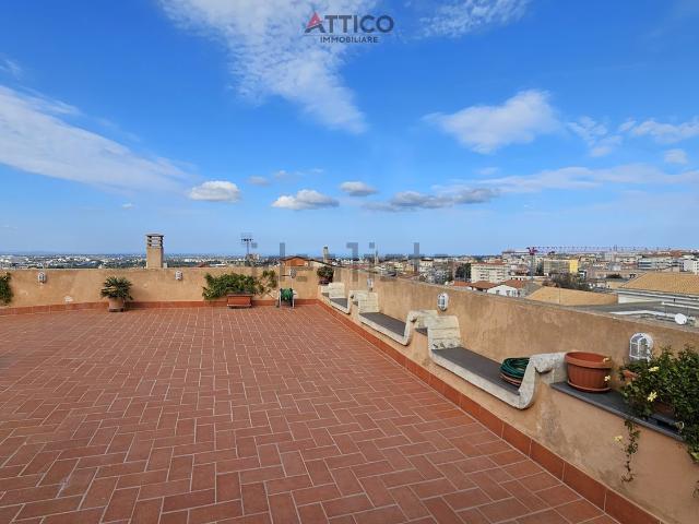 Appartamento in vendita di 180 m² in Piazza Tola, 41
