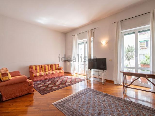 Appartamento in vendita di 181 m² in Via Ceccardo Roccatagliata Ceccardi