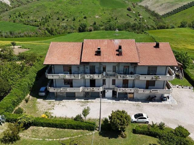 Appartamento in vendita di 181 m² in Via Chiareto, 38