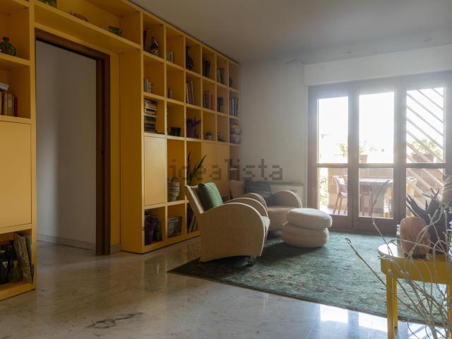 Appartamento in vendita di 181 m² in Via Andrea Millevoi, 683