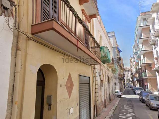 Appartamento in vendita di 181 m² in Via D&apos Alò Alfieri, 26