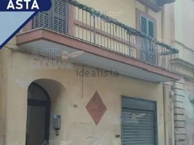 Appartamento in vendita di 181 m² in Via D&apos Alò Alfieri, 26