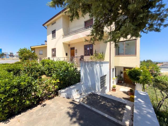 Appartamento in vendita di 181 m² in Via dei Peligni
