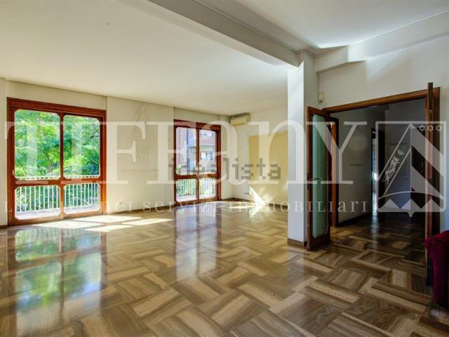 Appartamento in vendita di 181 m² in Via di Villa Betania