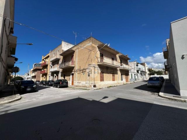 Appartamento in vendita di 181 m² in Via Francesco Cancemi, 6