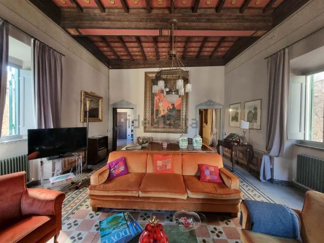 Appartamento in vendita di 181 m² in Via Orazio Massari