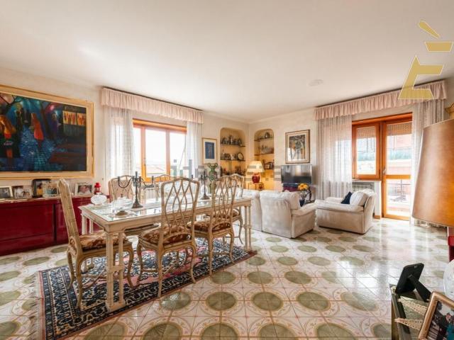 Appartamento in vendita di 181 m² in Via Lucio Manlio Vulsone, 4
