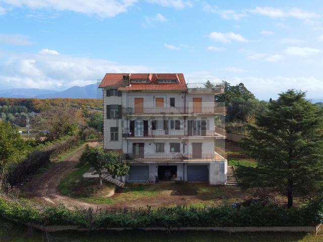 Appartamento in vendita di 181 m² in Via Monti della Clausura, 25