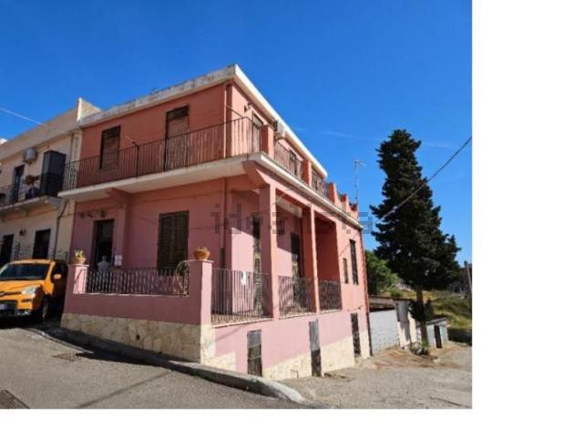 Appartamento in vendita di 181 m² in Via Mazzullo