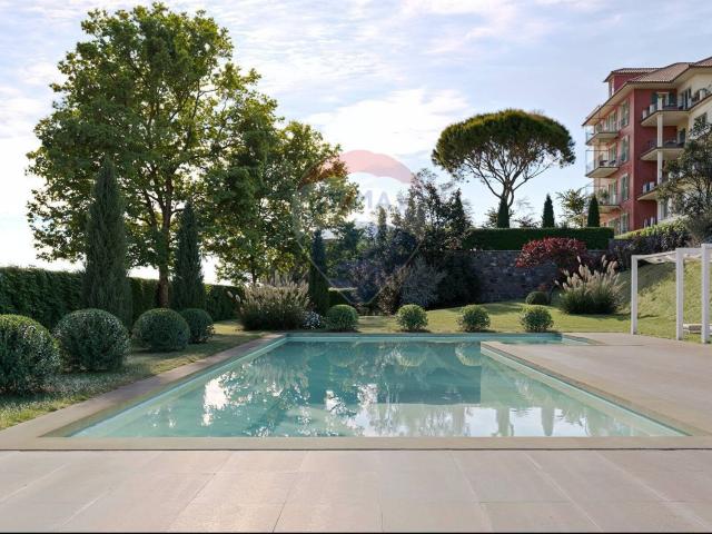 Appartamento in vendita di 181 m² in Via Scavini