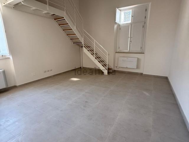 Appartamento in vendita di 181 m² in Via Roma