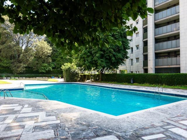 Appartamento in vendita di 181 m² in Via Vincenzo Monti