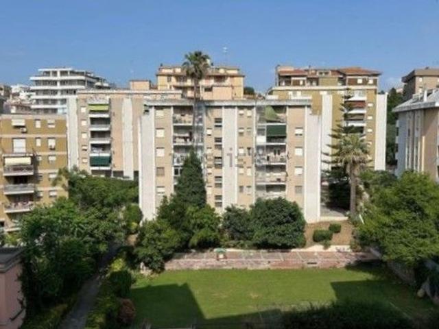 Appartamento in vendita di 181 m² in Viale Umberto I, 90