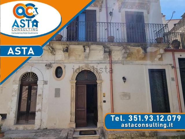 Appartamento in vendita di 181 m² in Vico Natoli, 12