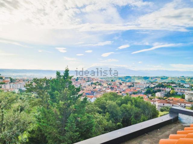 Appartamento in vendita di 181 m² in Strada Colle Scorrano, 7