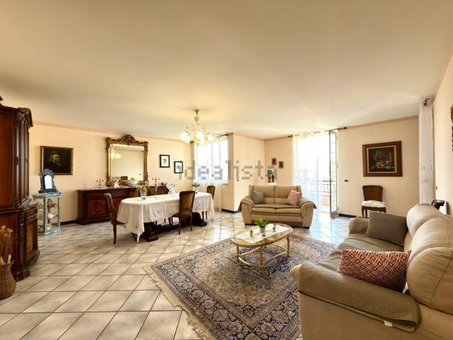 Appartamento in vendita di 182 m² in Via Benevento, 17